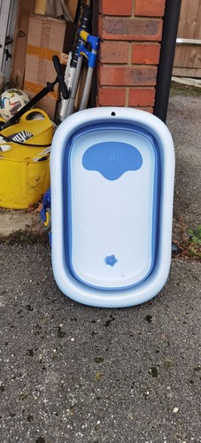 Extensive baby bath tub - , with