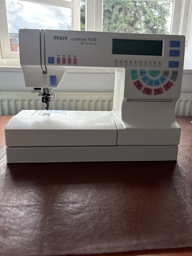 Pfaff creative 7570 - pfaff,