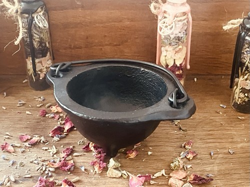 Mini black witch cauldron - witch, tea