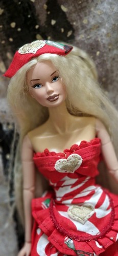 2001 integrity toys - toys, by