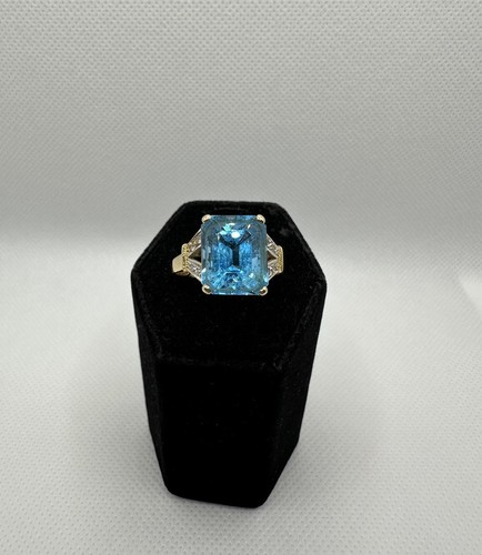 Blue topaz and diamond - , ring