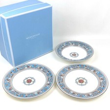WEDGWOOD Florentine Turquoise Coupe Plates Set Blue White Grotesque Pattern