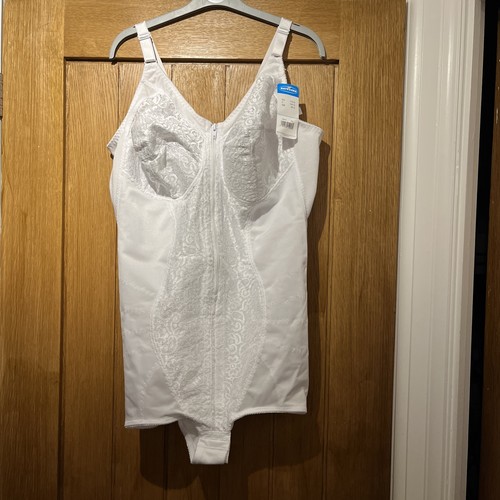 New with tags shaping - new,