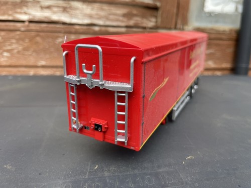 Corgi modern trucks walking - corgi,