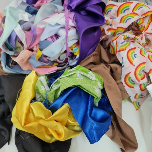 1kilo bag fabric - 1kilo, remnants