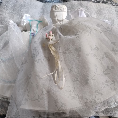 Bundle three evening gowns - of,