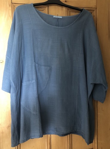 Pale blue plus - pale, size