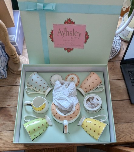Aynsley polka dot roses tea