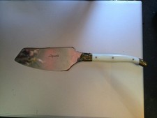 Laguiole bee cheese - laguiole,