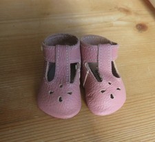 VINTAGE SASHA DOLL SHOES IN