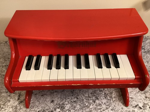 Schoenhut mini red - red, keys