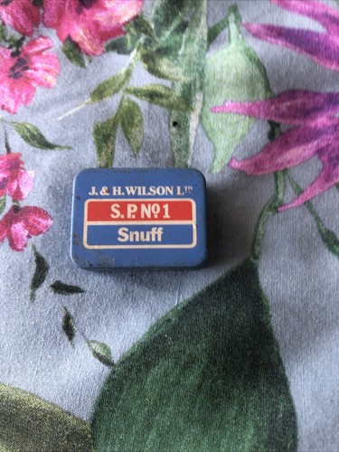Snuff box with - with,