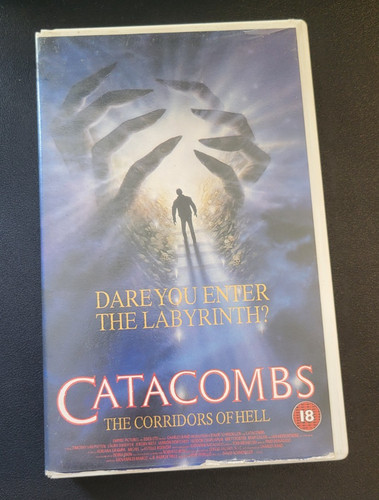 Catacombs vhs big - -,