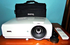 BenQ MH741 1080P DLP Projector Near Mint 100 Hours Impressive Image Small Issue