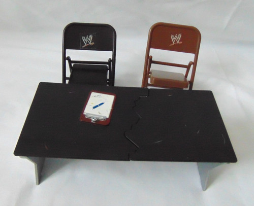 Wwe breakable table 2 chairs - breakable,