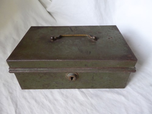 Vintage green metal - vintage,