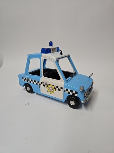 Postman pat police car pc - postman,