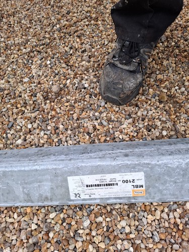 Single leaf angle lintel - single,