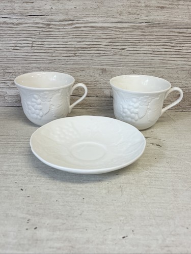 Wedgwood strawberry and vine - and,