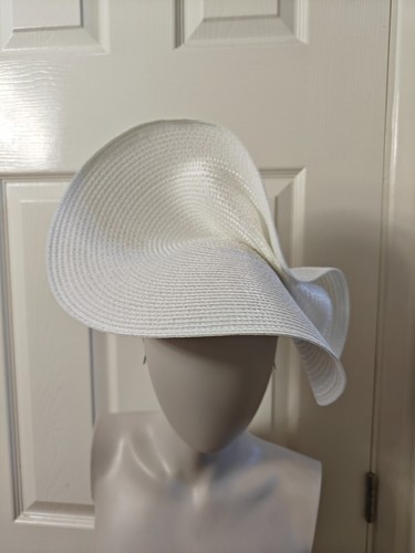 White large straw fascinator - large,