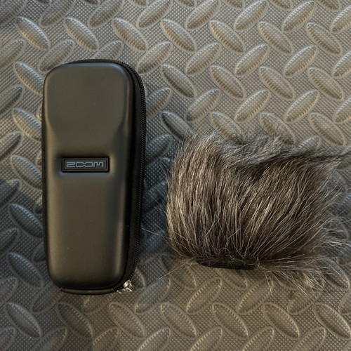 Zoom hairy windscreen and - hairy,