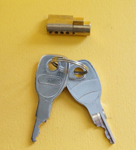 Security hitch lock for - lock, daxara