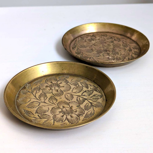 Lovely small brass trinket - 2,
