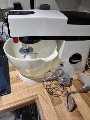 Nice vintage kenwood chef - nice,