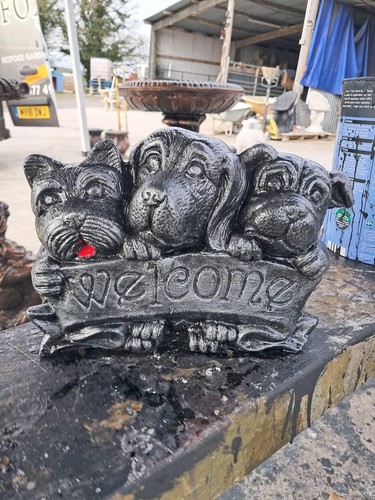 Dog welcome concrete - 3,
