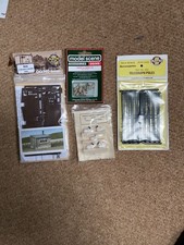 00 gauge scenery items lineside huts, sheep, telegraph poles 4mm scale