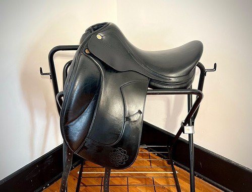 Prestige dressage saddle - prestige,
