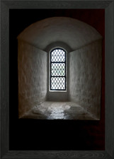 Arched Window with Diamond