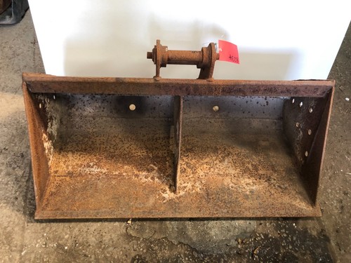 Grading bucket pin - grading, jcb