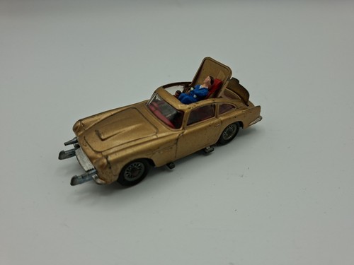 Corgi 261 james - 007, aston