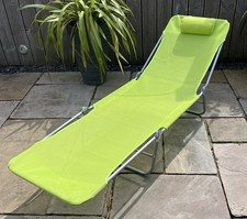 Outsunny ‎Green Reclining Sun Lounger w Cushion Lightweight Max Weight 120Kg