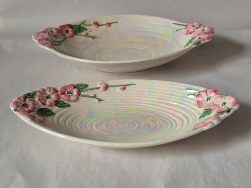 Two maling lustre ware - two,