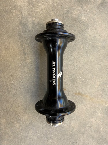 Reynolds front hub spoke - hub,,