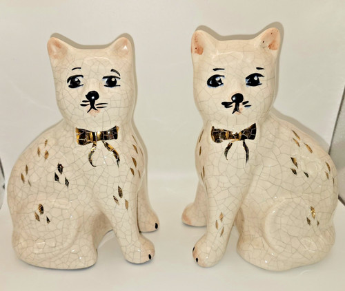 Pair staffordshire style - a,