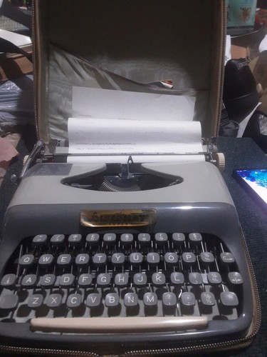 Diplomat typewriter made - diplomat, in