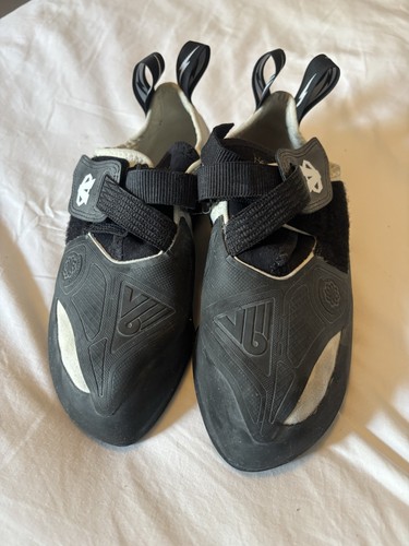 Evolv climbing shoes - shoes, v6