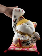 Large Japanese Maneki Neko Cat