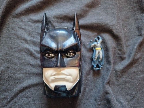 Batcave power center - center, action