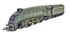 Hornby Class A4 4-6-2 Steam Loco 4486 Merlin LNER Green Livery Tested Runs Unbox