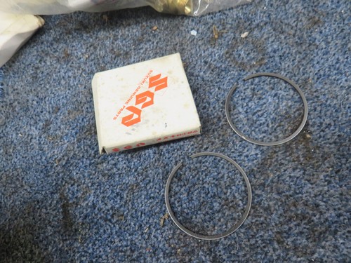 Suzuki gp100 piston rings new - gp100,