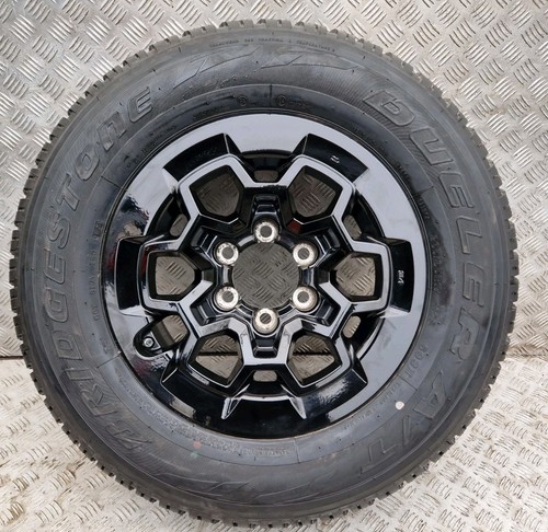 Toyota hilux gr sport - 17",