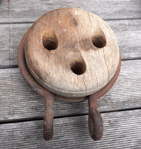 Barge dead eye iron pulley - barge,