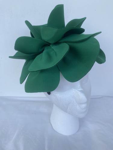 Emerald green floral statement - green,