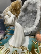 CIRCLE OF LOVE FIGURE THE KISS