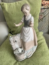 LLADRO NAO LARGE FIGURINE