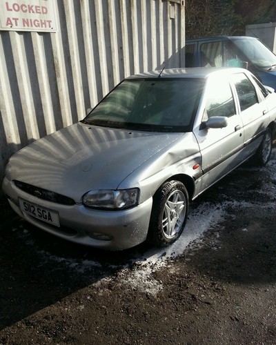 Breaking 36k ford escort - ford,